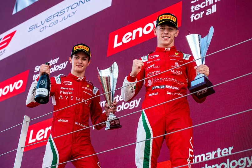 Израильский гонщик Феррари