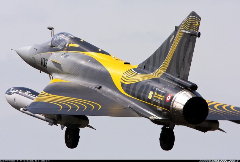 Истребитель Mirage 2000