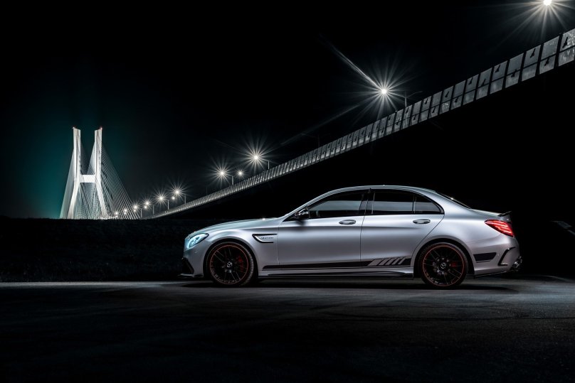CLS 63 AMG ночью