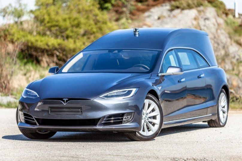 Машина Tesla model s