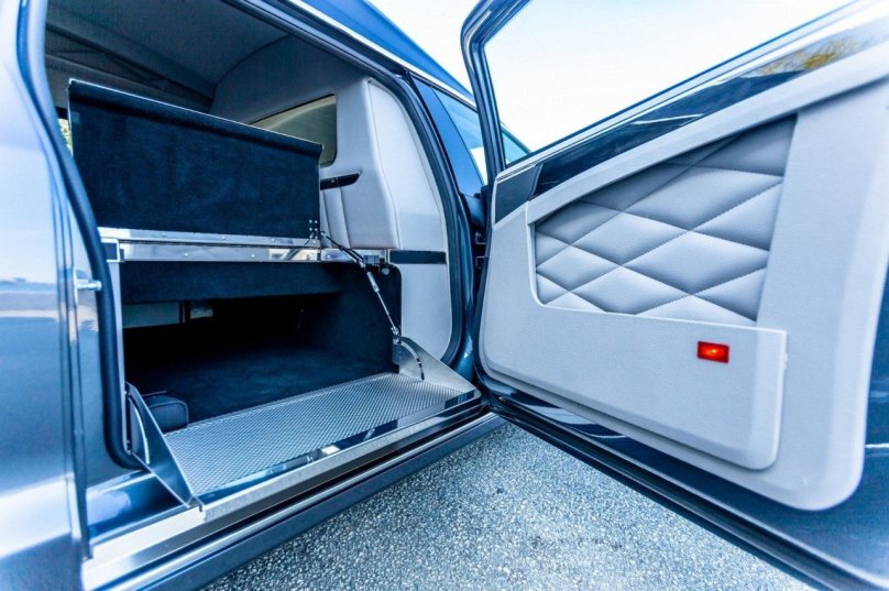 Замок багажника Tesla model s