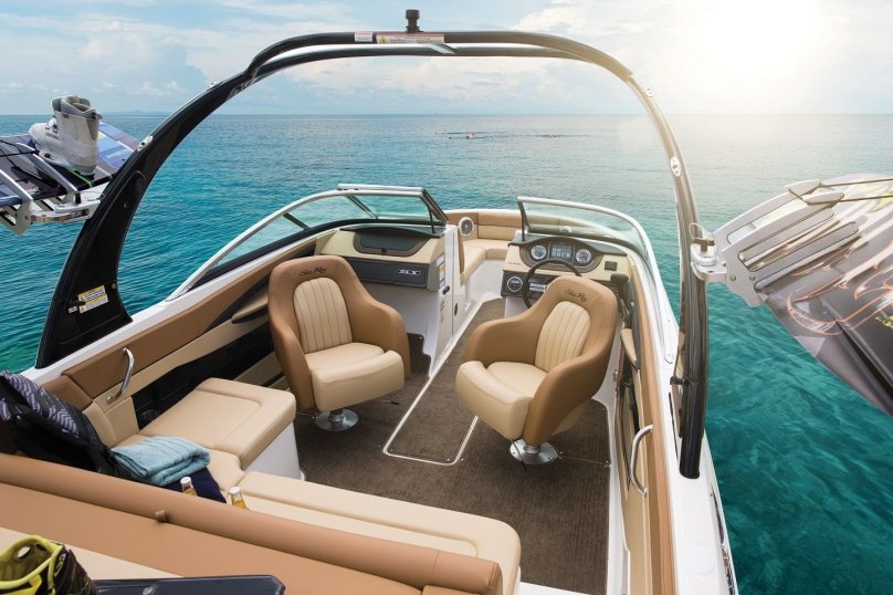 Водный диван для катера