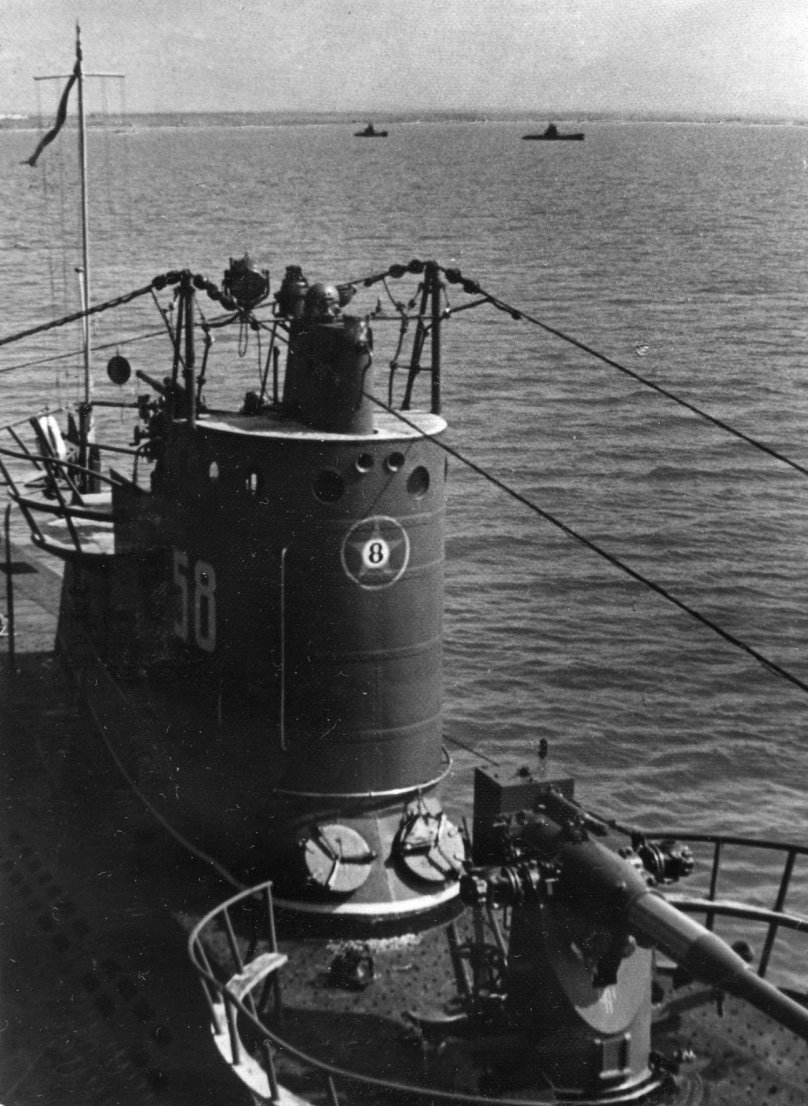 Подводная лодка Ленинец л-4