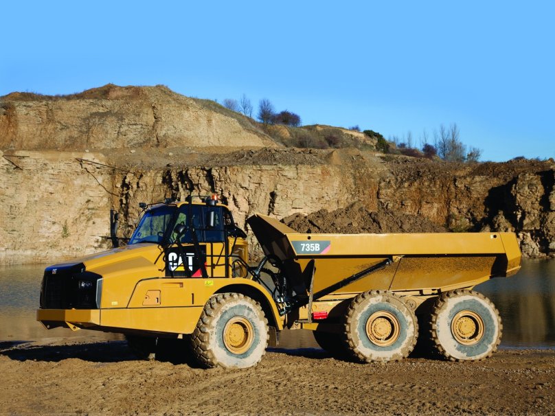 Самосвал Caterpillar 735b