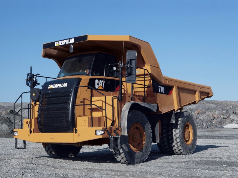 Карьерный самосвал Caterpillar