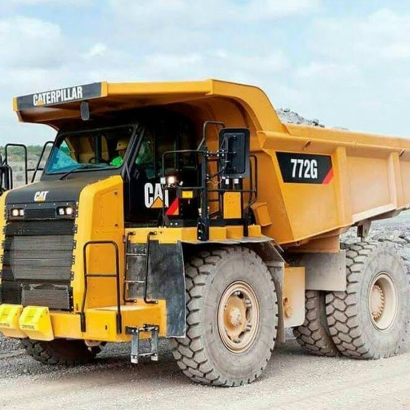 Карьерный самосвал Caterpillar 770