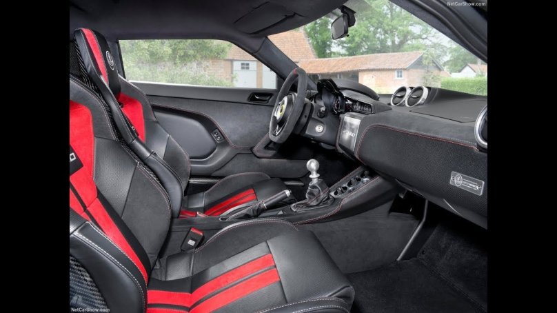 Lotus Evora салон