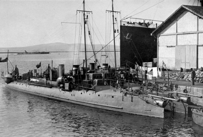 Эскадренный миноносец Эмир Бухарский