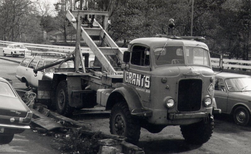 Старый эвакуатор