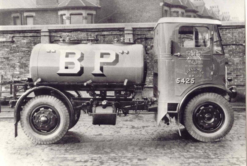 BP auto Tanker '1958