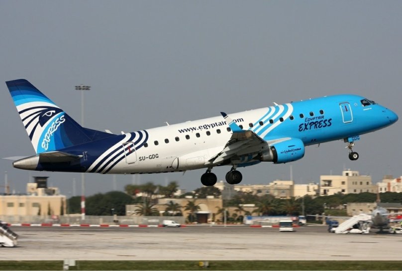 Самолёт EGYPTAIR Embraer