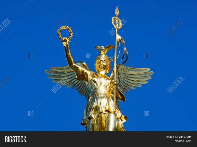 Золотая статуя