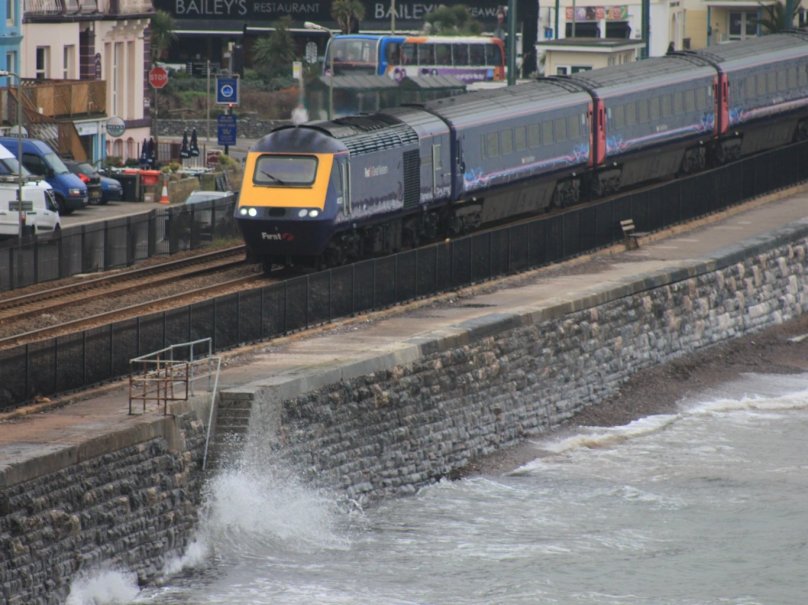 Футажи поезда