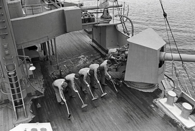 Крейсер Аврора 1900 спуск