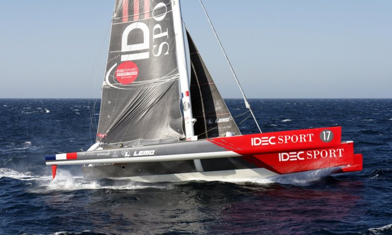 Тримаран IDEC