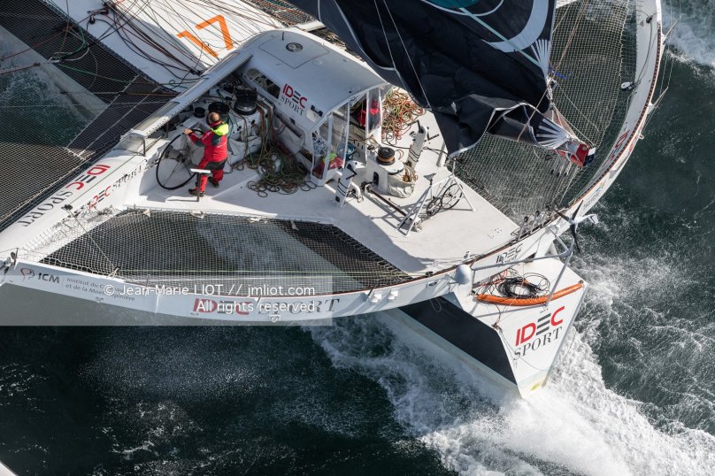 Тримаран Wavepiercer