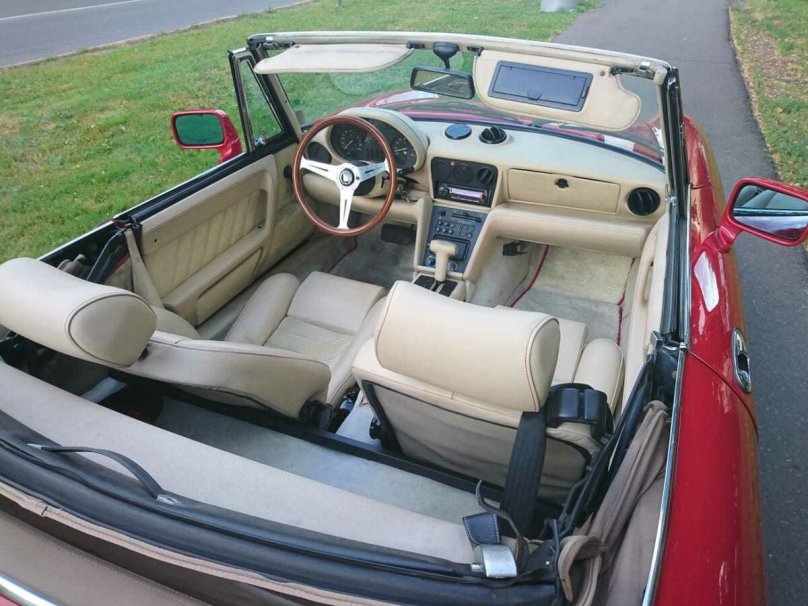 Alfa Romeo Spider 1992 в Москве