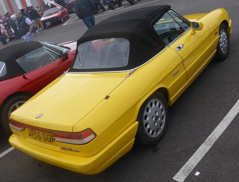 Альфа Ромео Спайдер 1992