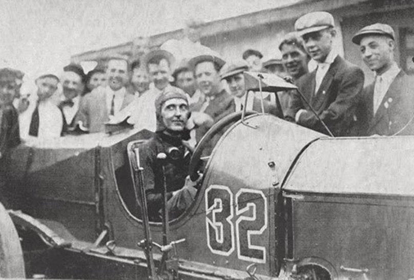 Автомобили Мармон Сикстен