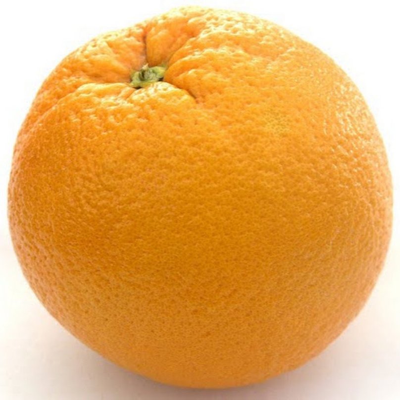 Апельсин на белом фоне