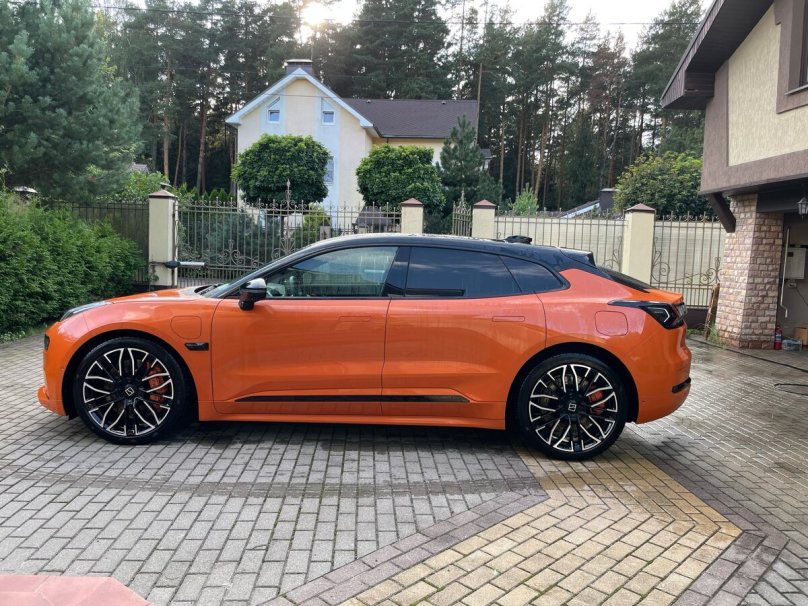 Zeekr 001 100 KWH 2023 оранжевый