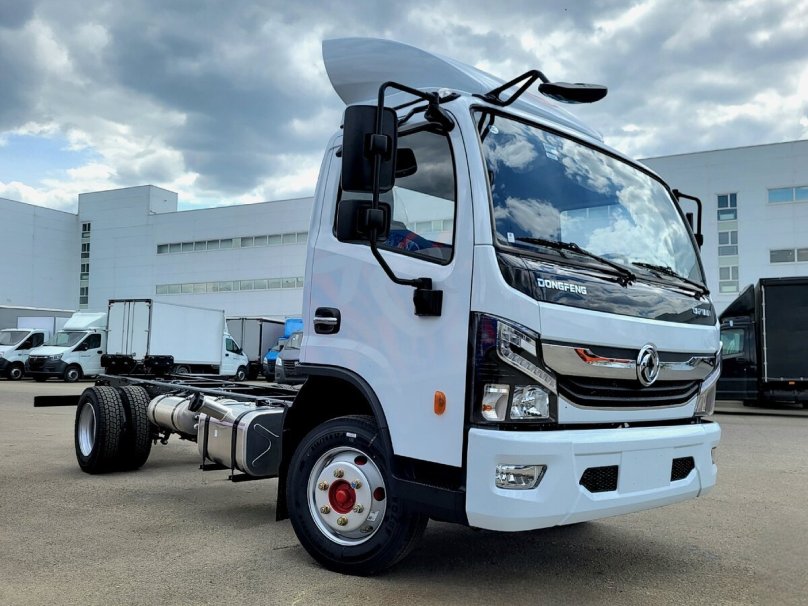 Dongfeng шасси 4x2 4200