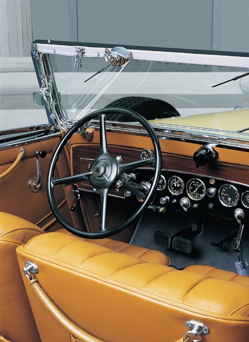 Автомобиль Maybach ds8 Zeppelin