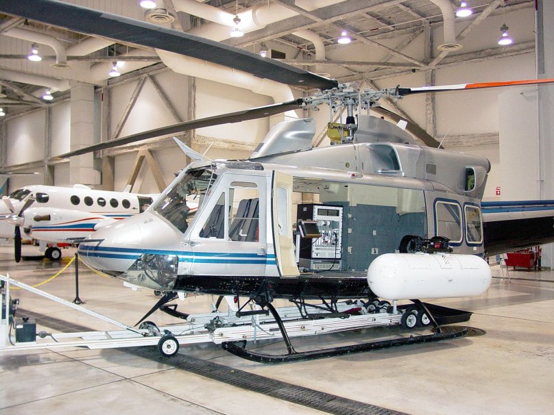 Bell 412 вертолет