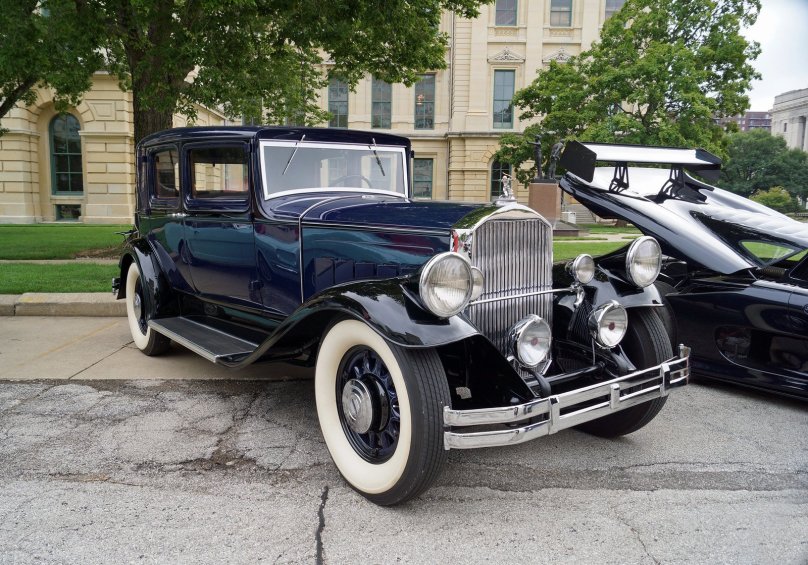 Pierce arrow Тесла