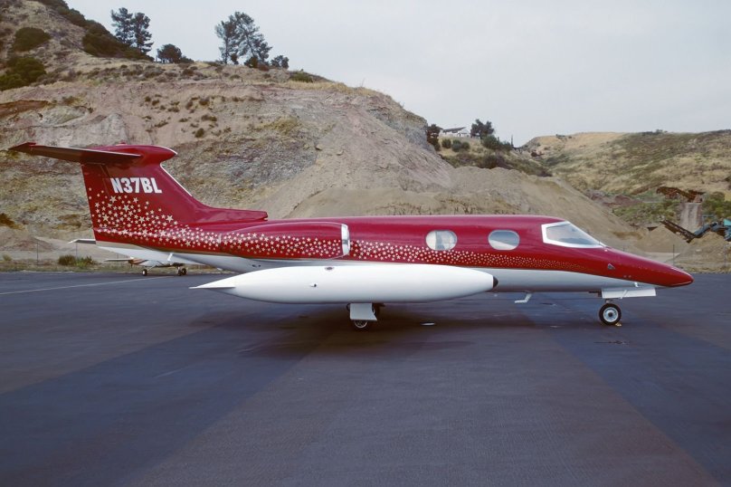 Learjet 28