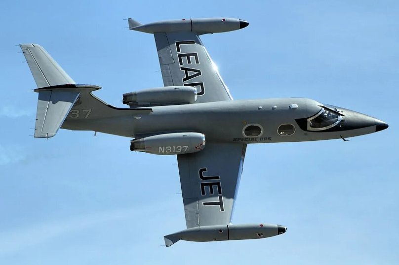 Learjet 23 самолет