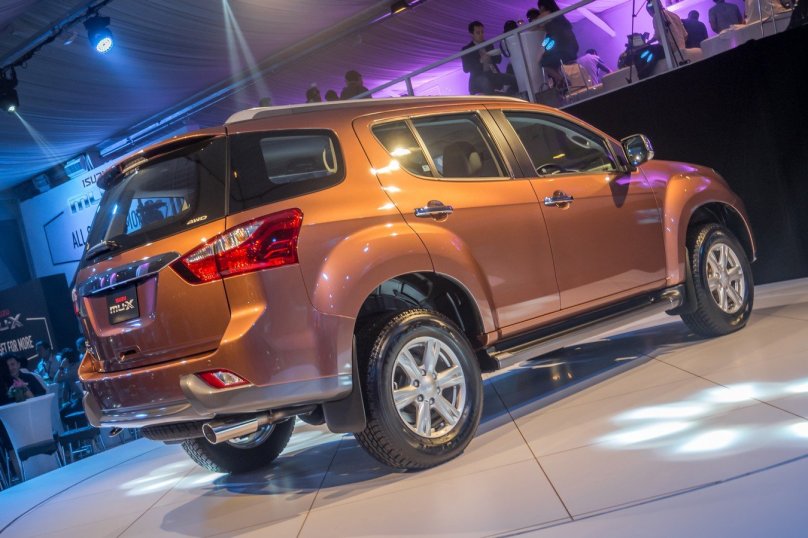 Isuzu mu-x 2015