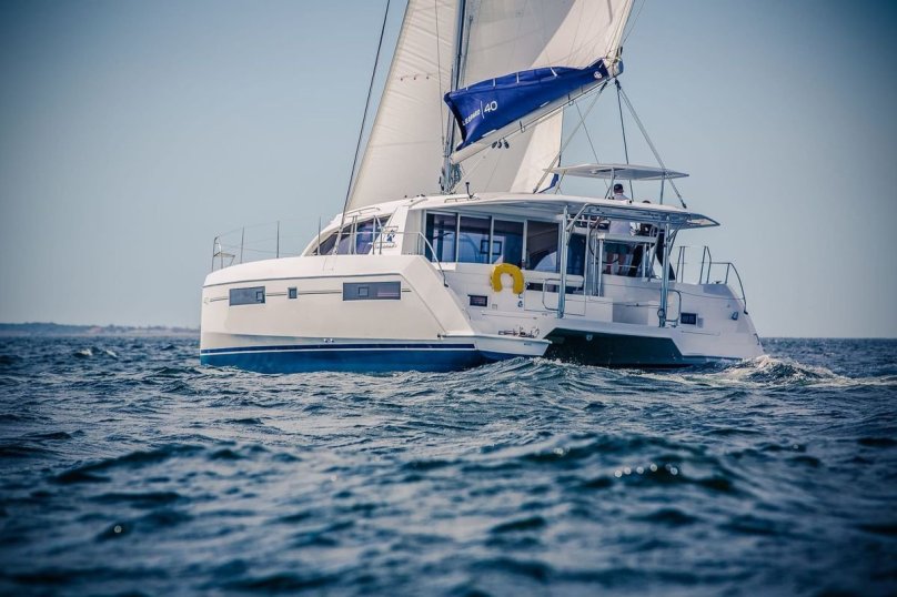 Катамаран Leopard 42