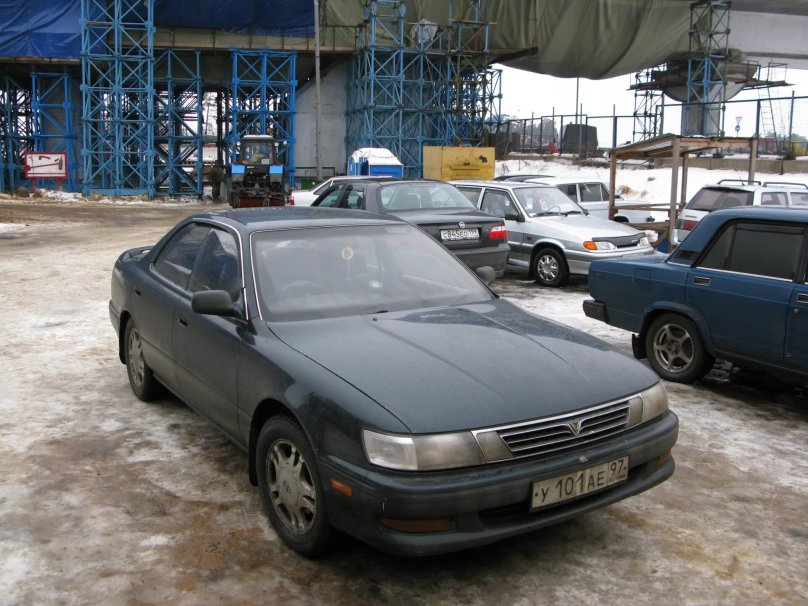 Тойота Виста Камри темная серая