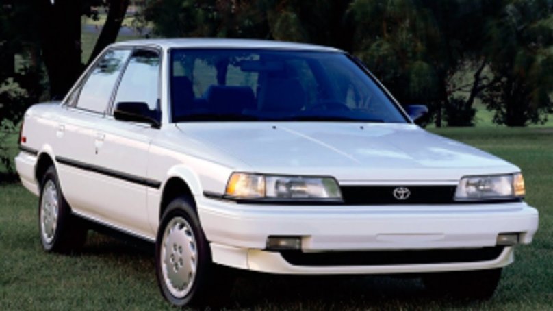 Toyota Camry v20 1986