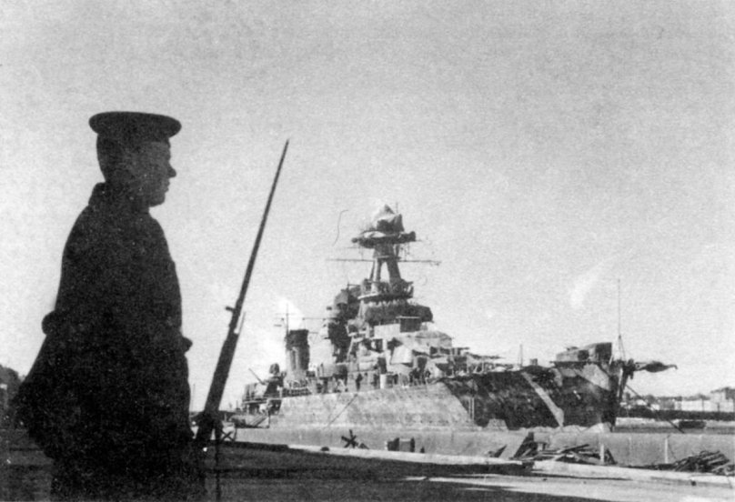 Крейсер Киров в блокадном Ленинграде