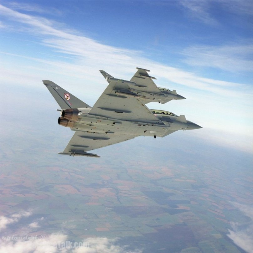 Истребители НАТО Eurofighter Typhoon