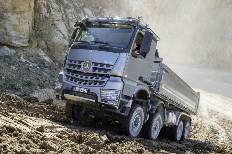 Mercedes-Benz Arocs 4151