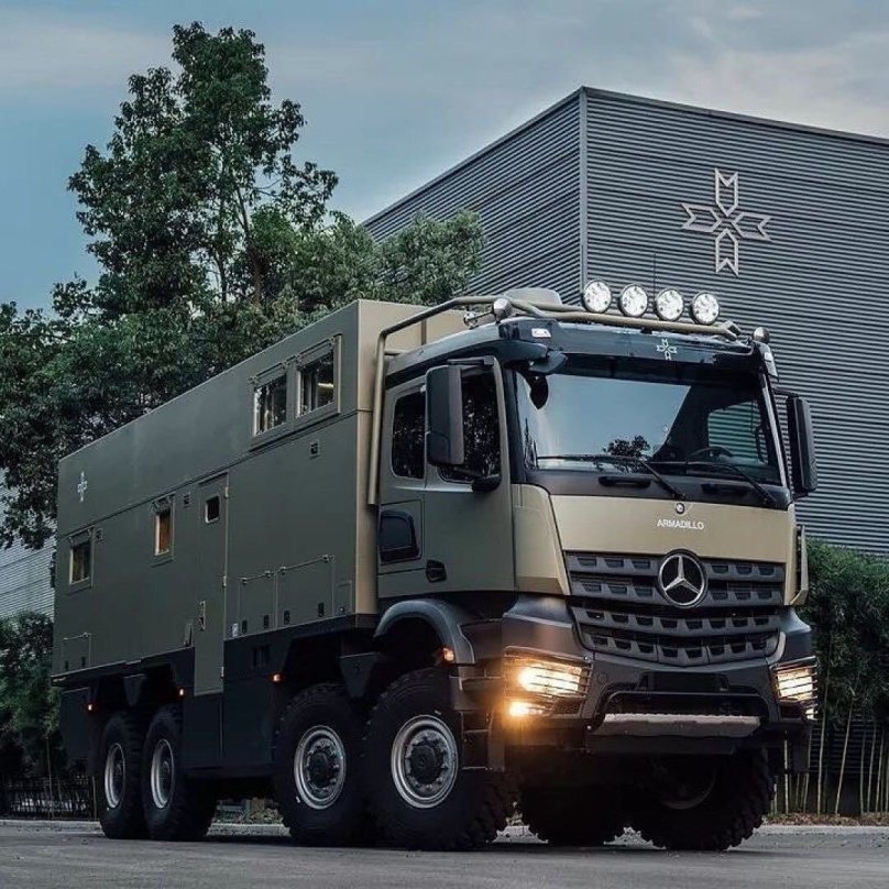 Автодом Mercedes 8x8 Expedition