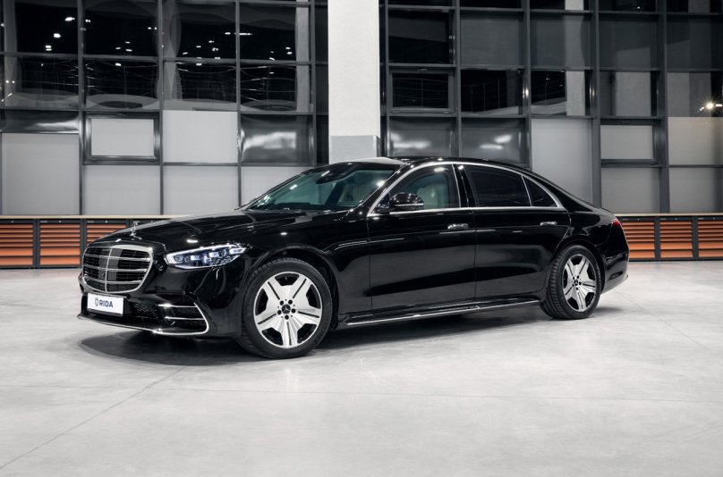 Машины кия с Мерседесом