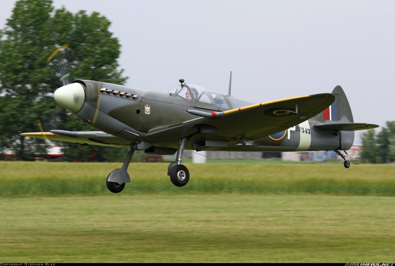 Спитфайр истребитель