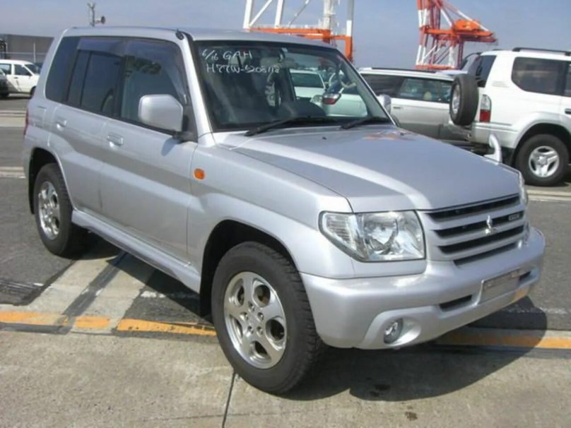 Mitsubishi Pajero io 2001