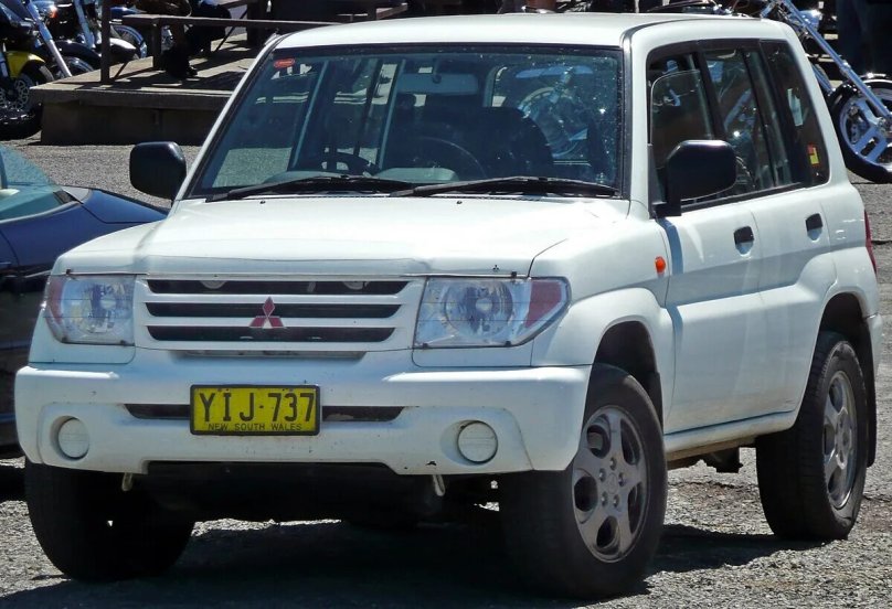 Mitsubishi Pajero io
