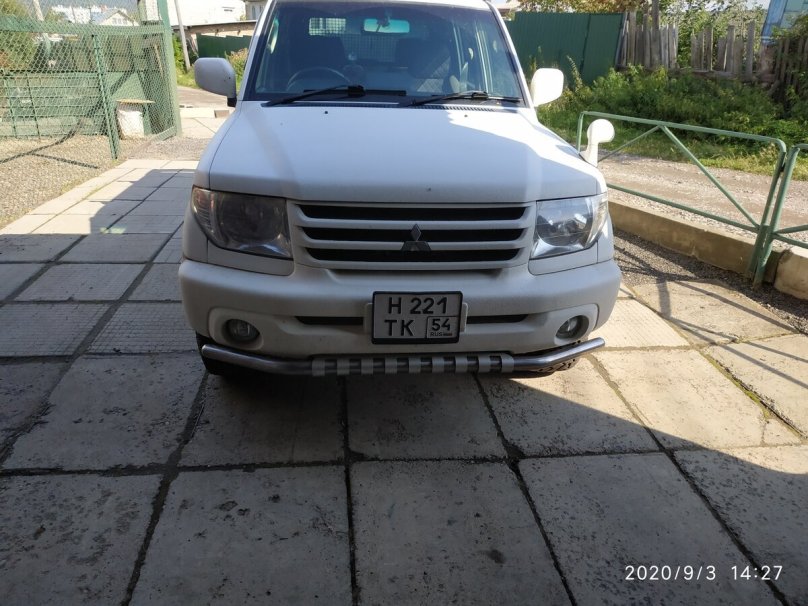 Mitsubishi Pajero io 2003