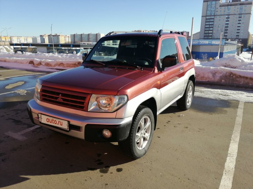 Mitsubishi Pajero io 1999