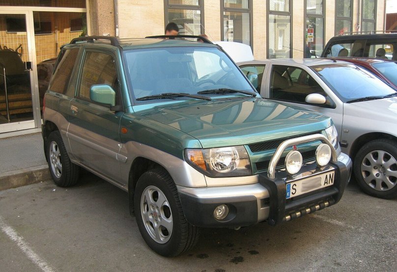Митсубиси Паджеро ио 1999