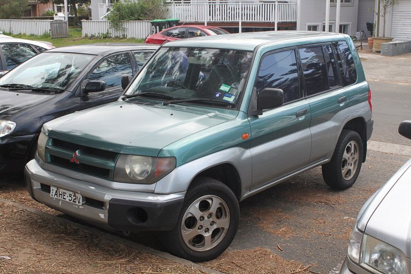 Митсубиси Паджеро Айо 1999