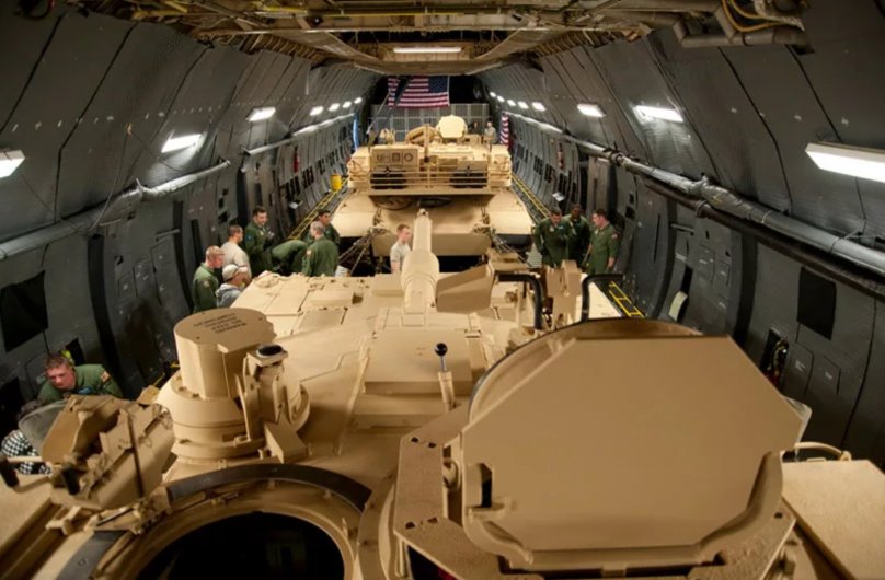 C 17 Globemaster грузовой отсек