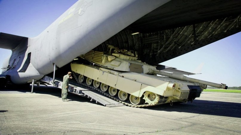 Globemaster с 17 Abrams