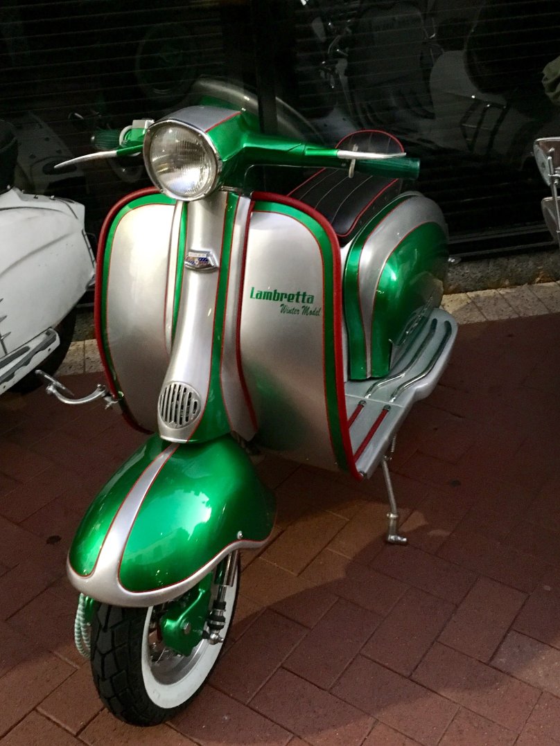 Ретро скутер